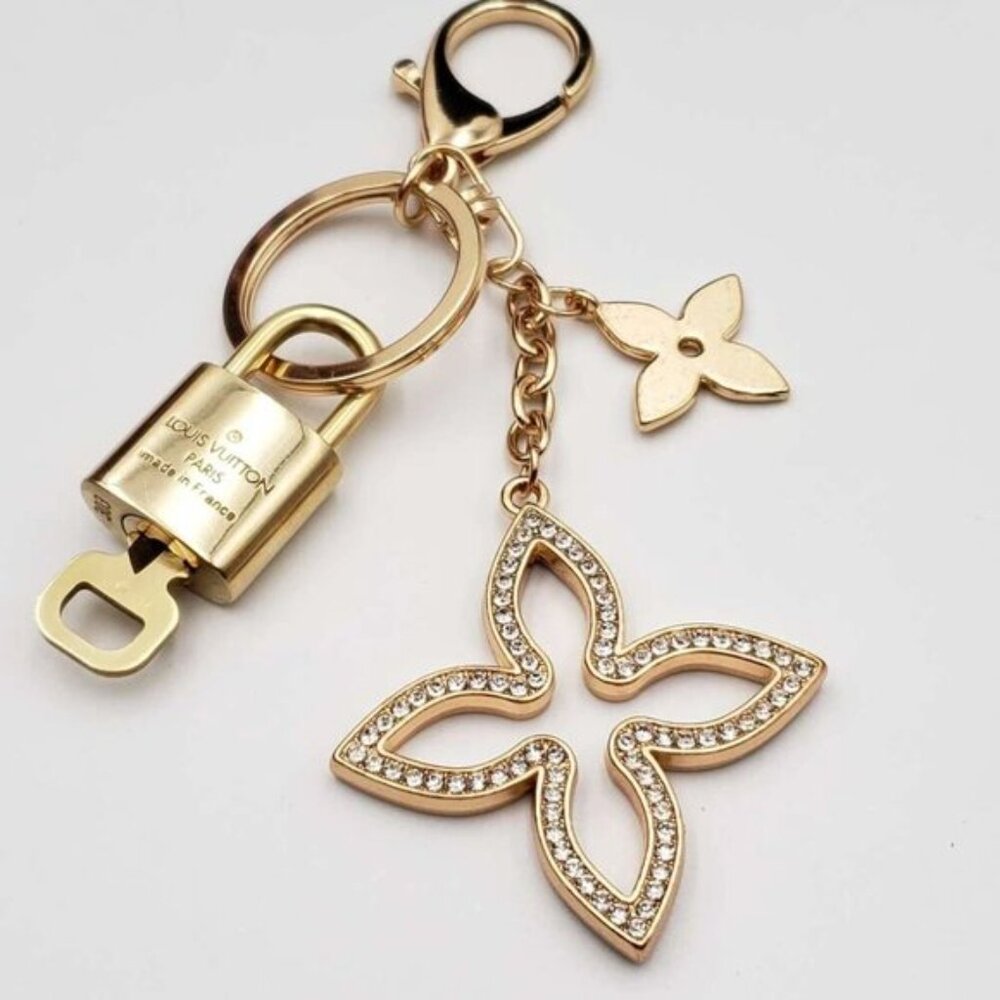 LV Gold Padlock & Key 🔒 Authentic Louis Vuitton Bag Unbranded Clover Charm - Picture 7 of 9